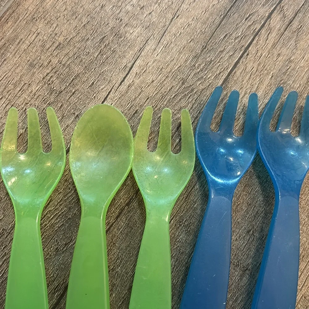 Colorful Baby Toddler Plastic Utensil Set Nuby, Munchkin, the first years 31 pcs